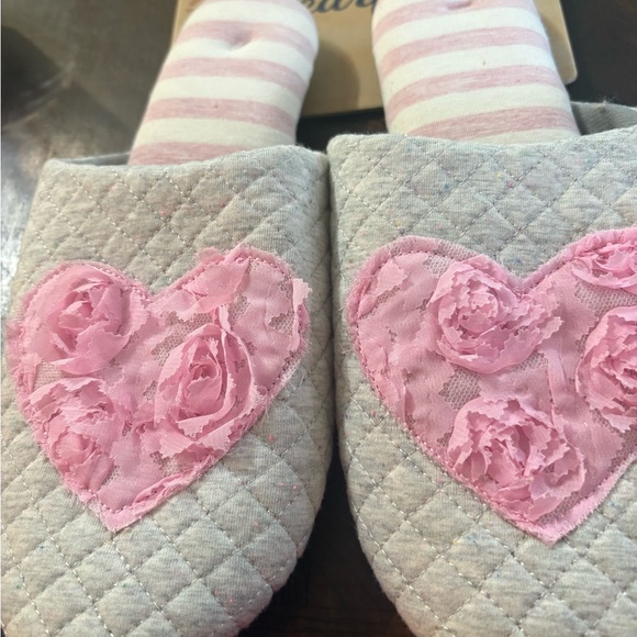 Dearfoams Pink Striped Quilted Slippers - Picture 6 of 12